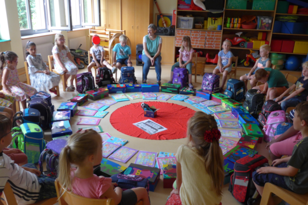 Kinder im Stuhlkreis