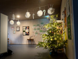 Weihnachtsbaum im Kinderhaus