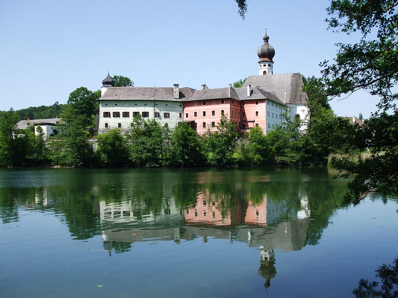 Kloster Höglwörth im Rupertiwinkel